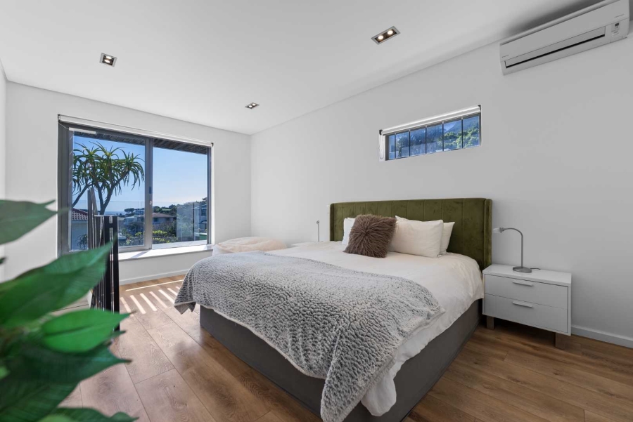 8 Bedroom Property for Sale in Camps Bay Western Cape